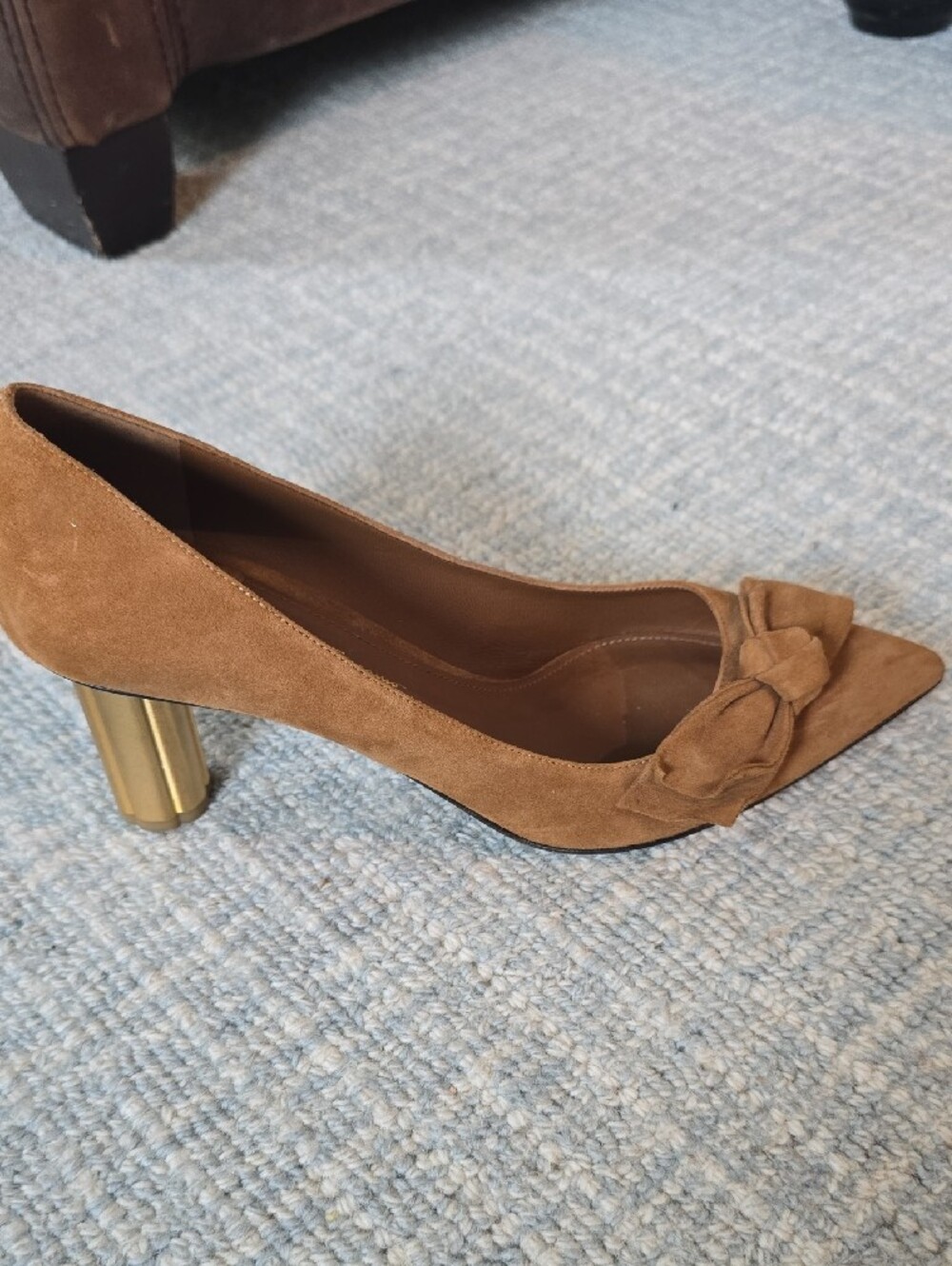Salvatore Ferragamo Tan Suede Pointed-Toe Pumps with Bow - Picture 9 of 13